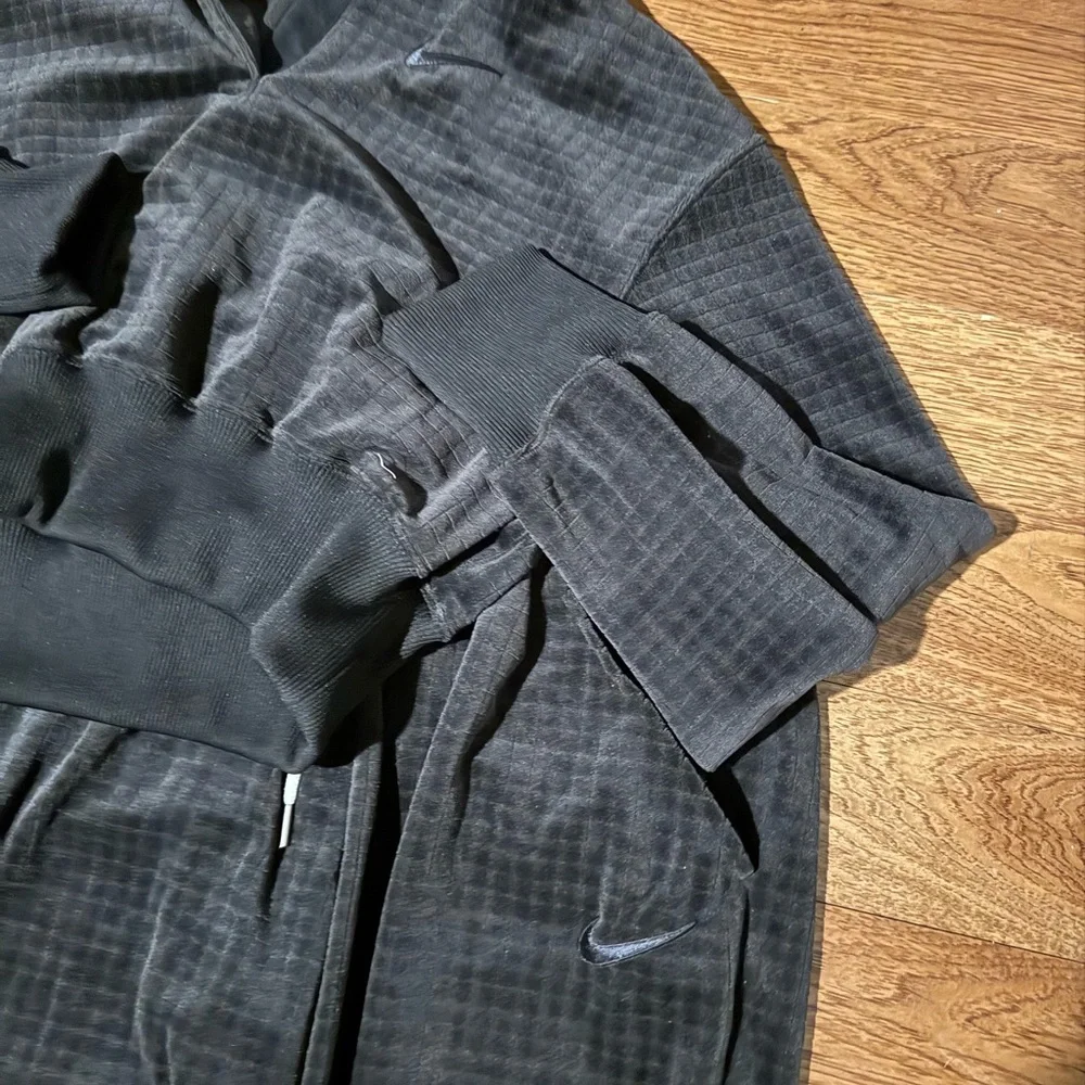 NIKE Velour Tracksuit Women's Small Black 2 Piece Jacket Pants Set
